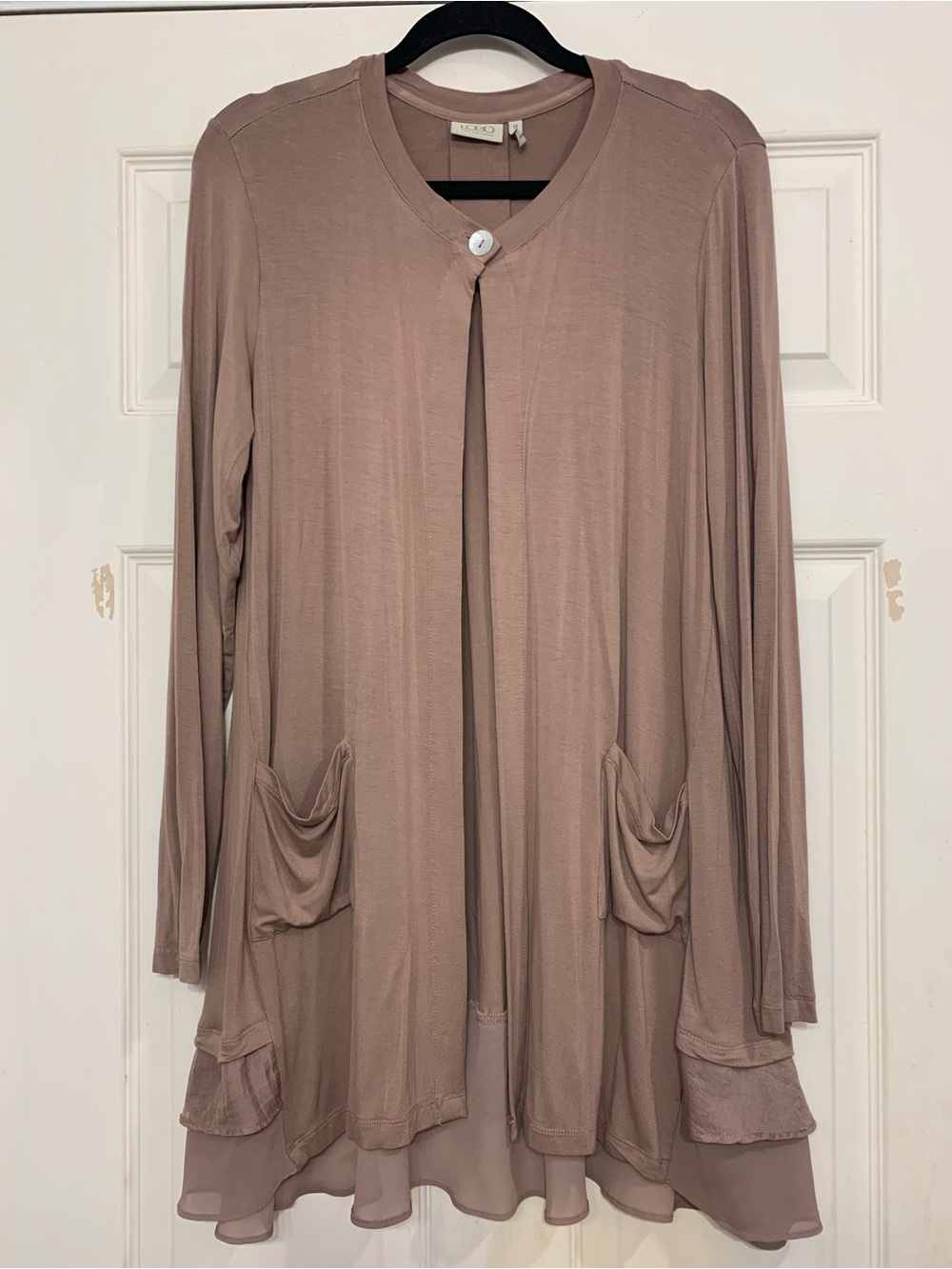 LOGO Women’s Beige Long Sleeve Medium Boho Cardigan. 3974C